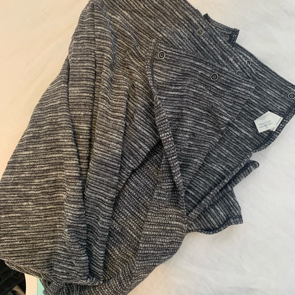 Lulu Lemon Scarf, Never Worn. - Picture 1 of 2